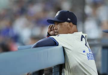 山本由伸好投もドジャースは痛恨のサヨナラ負け ロバーツ監督「中継ぎだけの問題ではない」
