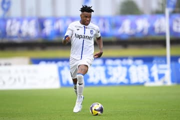 長崎、5連勝＆11戦無敗で首位に並ぶ　高木監督就任後10戦負けなし…昇格争い大宮破る