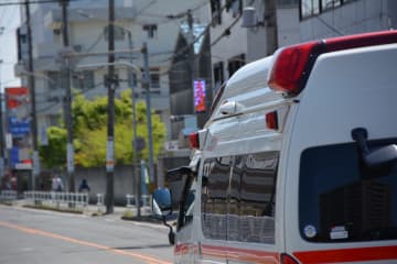 千原ジュニア、『（交差点なのに）歩行者とチャリが…』救急車両が交差点に入っても”誰も止まらない”異様な光景に苦言…ネットでも体験談が殺到「普通に横断を続ける人や自転車の人がいてビックリした」「私もよく見かけます」「ちゃんと法改正したほうがいい」