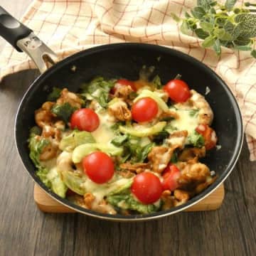 10分で完成！「豚こま肉とミニトマトのカレーチーズ炒め」