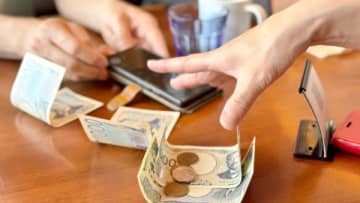 “食い尽くし系”の恐怖　一緒に外食したら「ほぼ全部食べられ…」しかも「7000円」割り勘