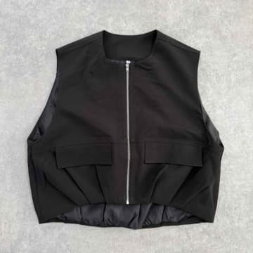 オンライン完売だって、、！？【coca】店舗で見つけたらラッキー！「コクーンベスト」