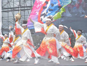 神栖で「舞っちゃげ祭り」　迫力ある演舞披露　茨城