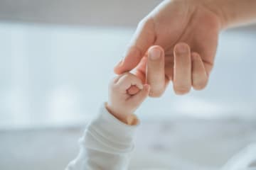 今年生まれた「孫」のために、私の財産を使ってほしい！ 貯金、全額1000万円を全額、自分の娘ではなく孫にわたすことはできますか？