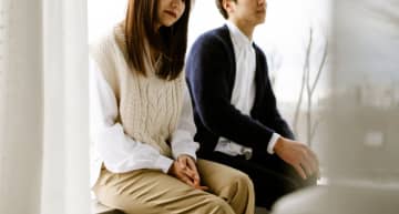 「稼ぎだって大したことないじゃない」夫に冷たくあたる義母の謎…妻が違和感を覚えた“いびつな親子関係”