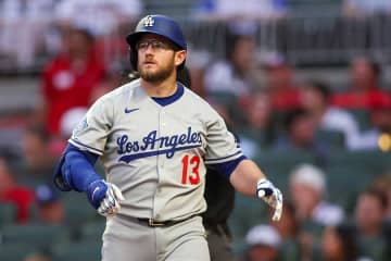 ドジャース戦で頭部死球　またマンシー受難…151キロ直撃、敵地騒然も無事アピール＆出場継続