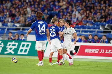ブーイングが響いた神奈川ダービー。守備がハマった川崎とビルドアップで崩れた横浜に見えた象徴的な点差