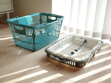 “かさばる”問題を解決！折り畳める「レジカゴ」が省スペースで便利♪