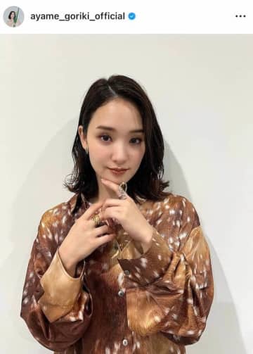 剛力彩芽、爆イケなサングラス×金髪×スカーフまいて激変ショット　「大人っぽくて格好いい」大絶賛
