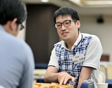 横山さんが最多5度の優勝　将棋アマチュア名人戦