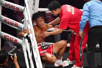 井上尚弥戦の前座で騒然「嘘だろ…」「打ち合いで負けるとは」　武居由樹TKO負けにSNSショック