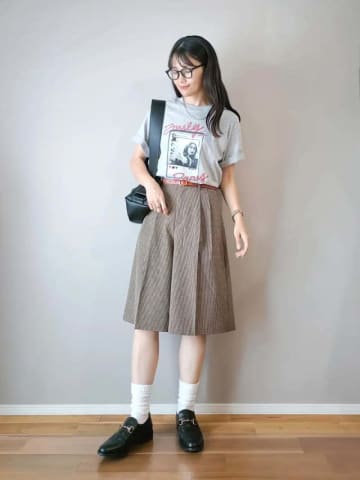 バミューダパンツの足元どうする？ 夏から秋へつなぐおしゃれコーデアイデア【レディース】