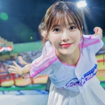 「ドッカンボディ来たー！」台湾美女チアが魅せた“禁断ランジェリー”姿にファン熱狂！「セクシーな天使よ」「大人の色香が漂う」