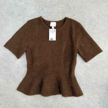 オンラインでは完売、、！【H&M】着回力抜群な「ペプラムニット」に注目