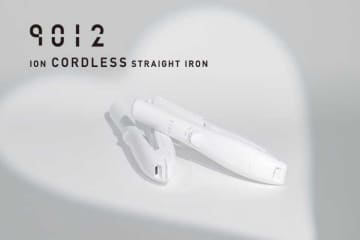 コンパクトでプロ級♡クレイツのコードレス「9012」ストレートアイロン