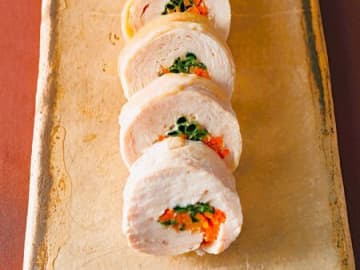 1枚80円の鶏むねで作る「梅みそチキンロール」の作り方。お箸が止まらない美味しさですよ～♪
