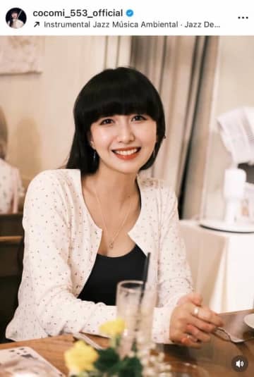 キムタク＆静香の長女Cocomi、愛犬がすっぽりバッグに...「わんこの足が熱くなるので気をつけましょう！」