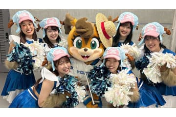 ファイターズガールが可愛く“変身”　限定コスチュームでファン虜…大人気アニメとコラボ