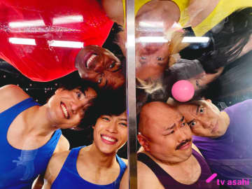 B＆ZAI・菅田琳寧＆鈴木悠仁がアクリルホッケーに挑戦「アイドルとして何かを失った気分（笑）」