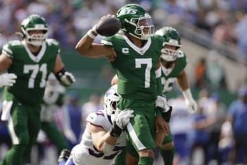 ジェッツQBフィールズがビルズ戦で脳しんとう
