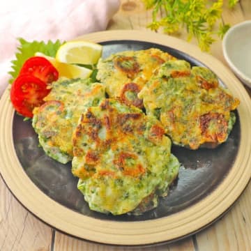 【豆腐とちくわがある人に朗報です！】混ぜて焼くだけで「ウマすぎて拝みたい！」無限ループしちゃう節約おかずレシピ
