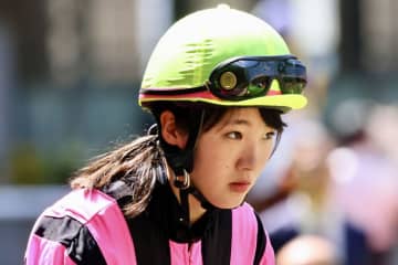 【阪神2R】永島まなみ騎乗 エスティヴァリスが鮮やかに逃げ切る