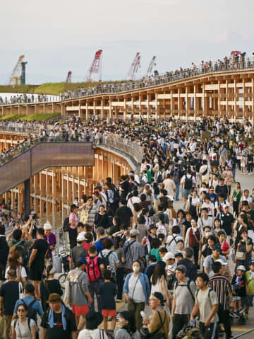万博、閉幕前のラッシュ到来　連日20万人超が来場