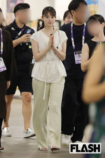 【髪型変化】今田美桜にファン殺到のハプニング…『世界陸上』大会初日に見えたヘアメイク担当の“念入りスプレー”