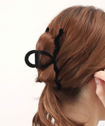 コレ、買い足し推奨ーー！【3COINS】ボサっと髪も即トレンド感♡「秋っぽヘアクリップ」