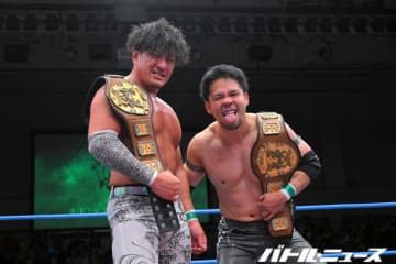 友情は兄弟の絆に勝る！ラブラブバカップルが兄弟レスラーからタッグ王座奪取！