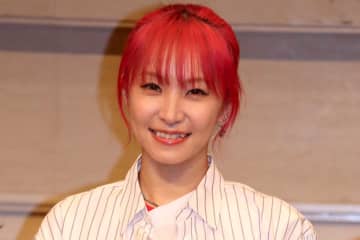 LiSA、「大好きな先輩」の自宅訪問　益若つばさ邸に注目「いいなー」