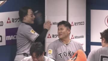 【きょうの1シーン】大ファインプレーの丸佳浩と田中将大がベンチで会話