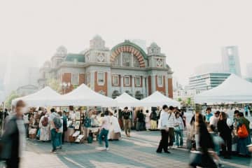 10月3連休に中之島で開催！「北浜蚤の市」にビンテージ雑貨や作家ものが集結