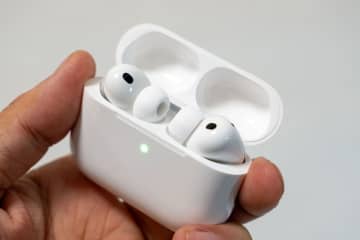 【西田宗千佳のRandomTracking】「AirPods Pro 3」最速レビュー。音質も使い勝手も進化。「ライブ翻訳」の仕組みとは