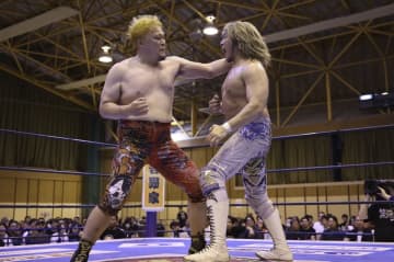 【新日本】棚橋弘至が矢野通とのファイナルロードに激勝！　飯塚高史も電撃登場の破天荒３本勝負制す