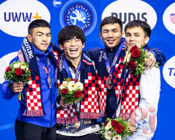 ＜レスリング＞【写真集】2025年世界選手権／男子フリースタイル70kg級・青柳善の輔（クリナップ）－決勝・表彰式