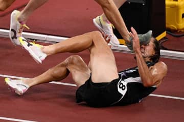 接触、転倒…“顔面を踏まれた男”が金メダル！　3000m障害、衝撃の予選アクシデントから「災い転じて福に…」【東京世界陸上】