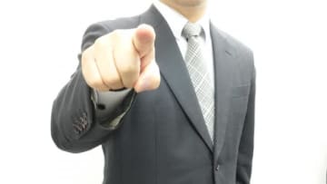部下に仕事を丸投げする上司の末路　社長の前で「あの人では無理。自分で対応してない」と暴露される