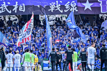 元・乃木坂タレントとイケメン俳優妹がFC町田ゼルビア戦にユニ姿で来場！｢お顔ちっちゃくてかわいい｣｢お美しい…｣