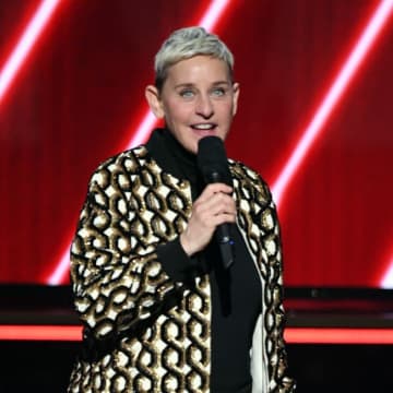 エレン・デジェネレス、交通事故で訴えられる