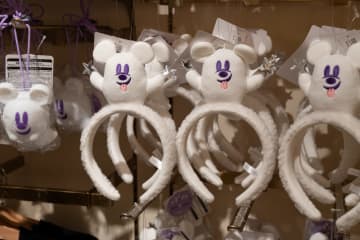 ディズニー・ハロウィーンの新グッズ、パーク店頭で撮ってきた！　ヴィランズ/ゴーストモチーフに注目