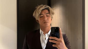 「ウェットスーツもスーツもお似合い」サーフィン五十嵐カノア、“超レア”なジャケット姿に反響「着痩せしますね～」