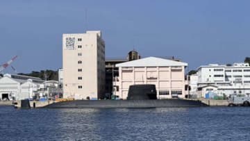 自衛隊庁隊舎の外壁に超巨大QRコードを発見→読み込むと...　まさかの中身に2.8万人感心「頭いい」