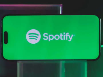 Spotify、無料でも「聴きたい曲をピンポイントで」再生可能に