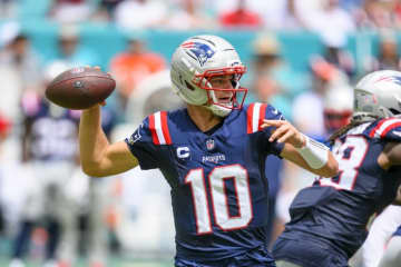 QBメイの「文句なしの活躍」でドルフィンズに勝ったペイトリオッツ