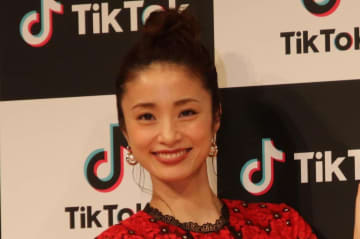 上戸彩、「大沢たかお祭り」に「ちょっとイラっと」　発言にSNS波紋の一方...「インタビュアーとして優秀すぎ」の声