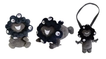 黒ミャクミャクぬいぐるみ、万博会場内ストア限定で新登場。お手玉風/這型/全身ポーチ