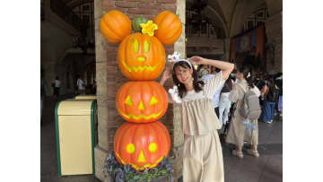 ミニーのカボチャがディズニーシーでお出迎え！ ハロウィンでフォトスポットが登場　ボリューミーなパンプキングラタンのサンドも必見