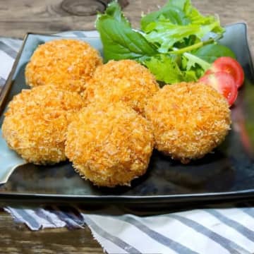 【宇宙一簡単！かぼちゃコロッケ】「まさかの食材を入れるだけ」で激ウマ