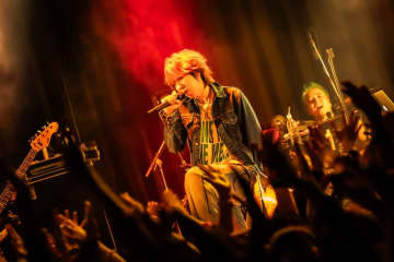 【ライブレポート】シド・マオ、＜MAO TOUR 2025 -夜半の銃声-＞閉幕。「笑顔でライブがやれるのは、ダメなときもみんなが見守ってくれていたから」